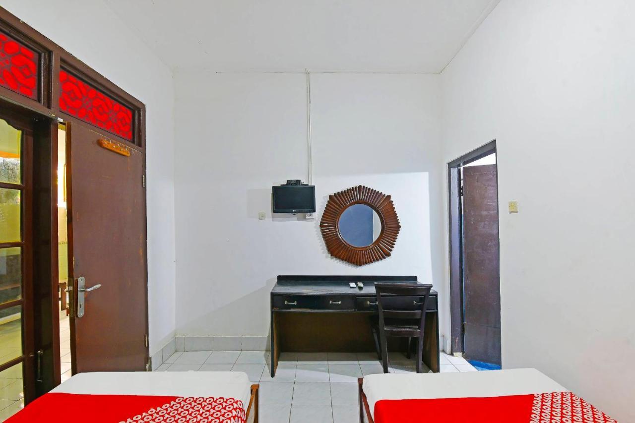Oyo 3244 Grand Chandra Hotel Denpasar  Exterior photo