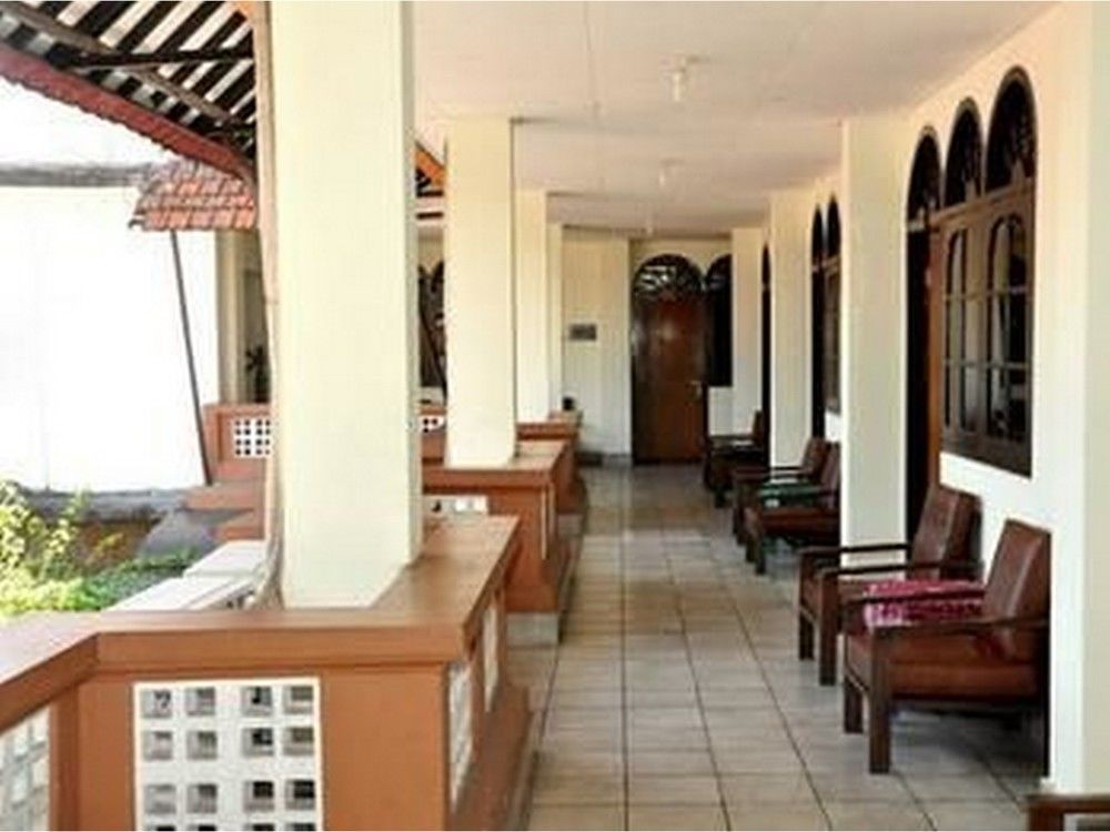 Oyo 3244 Grand Chandra Hotel Denpasar  Exterior photo